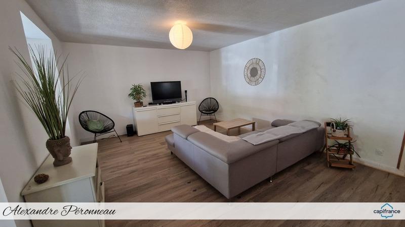Maison - 235 m² - 12 pièces