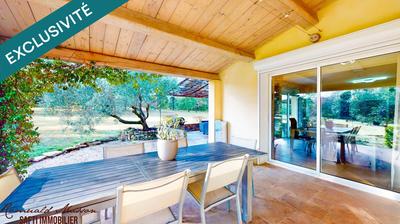 Maison - 240 m² - 9 pièces