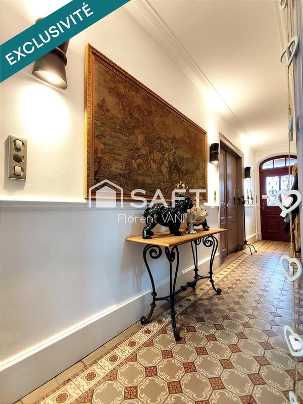 Maison - 216 m² - 9 pièces