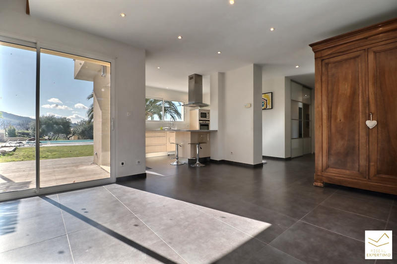 Maison - 145 m² - 5 pièces