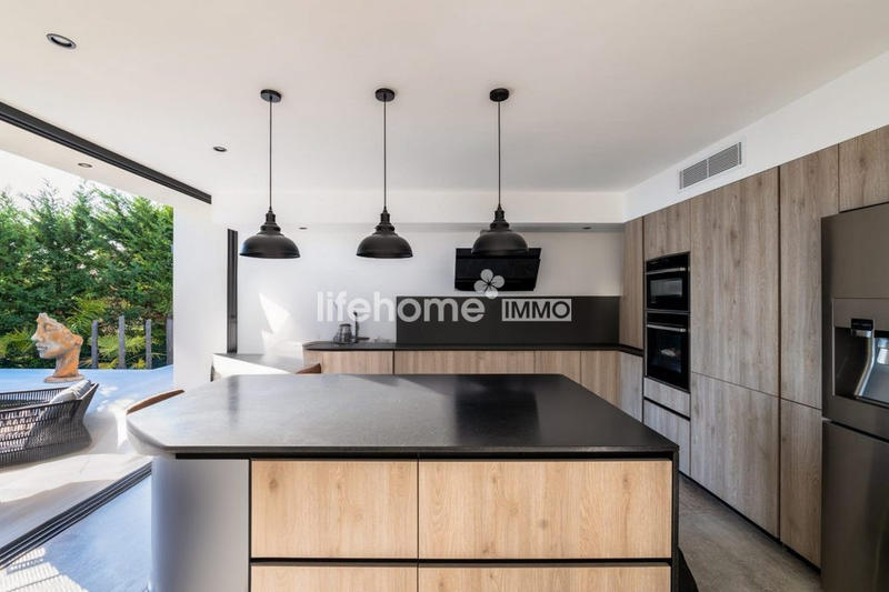 Villa - 234 m² - 5 pièces