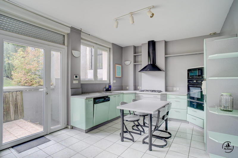 Maison ancienne - 290 m² - 9 pièces