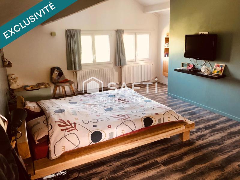 Maison - 240 m² - 8 pièces