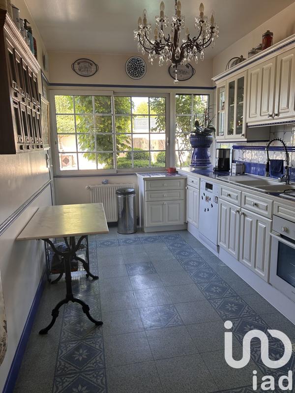 Maison - 210 m² - 10 pièces