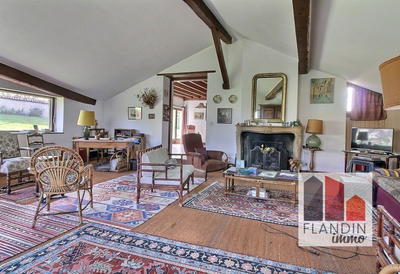 Propriété - 350 m² - 11 pièces