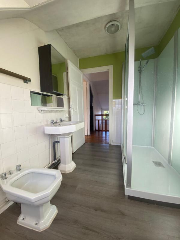 Maison - 142 m² - 7 pièces