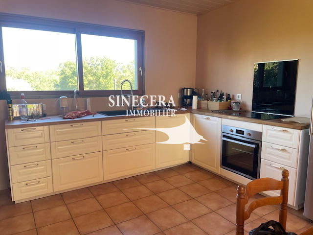 Maison - 340 m² - 5 pièces