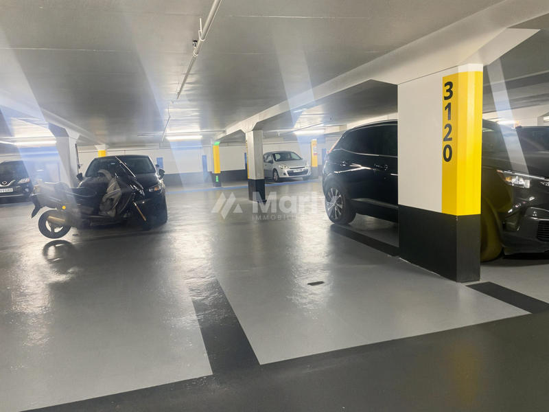 Parking / Garage - 14 m²