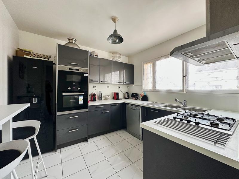 Maison - 96 m² - 5 pièces