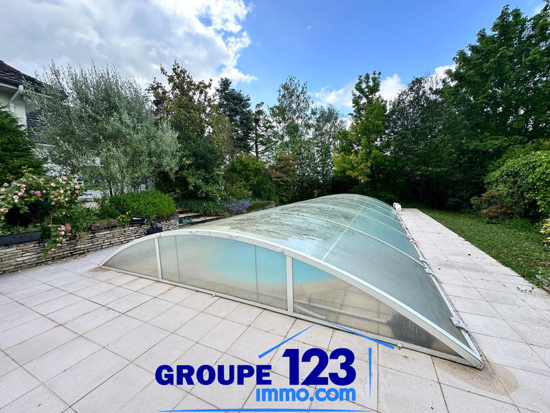 Maison - 198 m² - 5 pièces