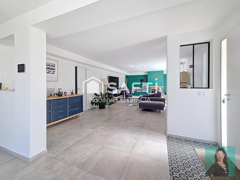 Maison - 211 m² - 7 pièces