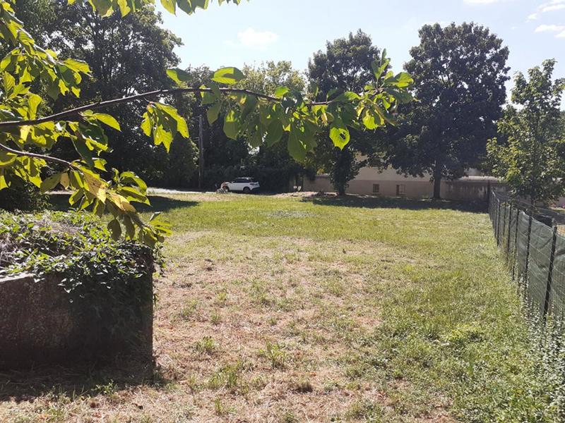 Terrain constructible - 1 100 m²