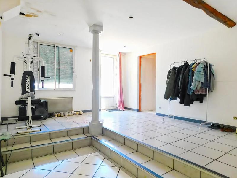 Maison - 210 m² - 6 pièces