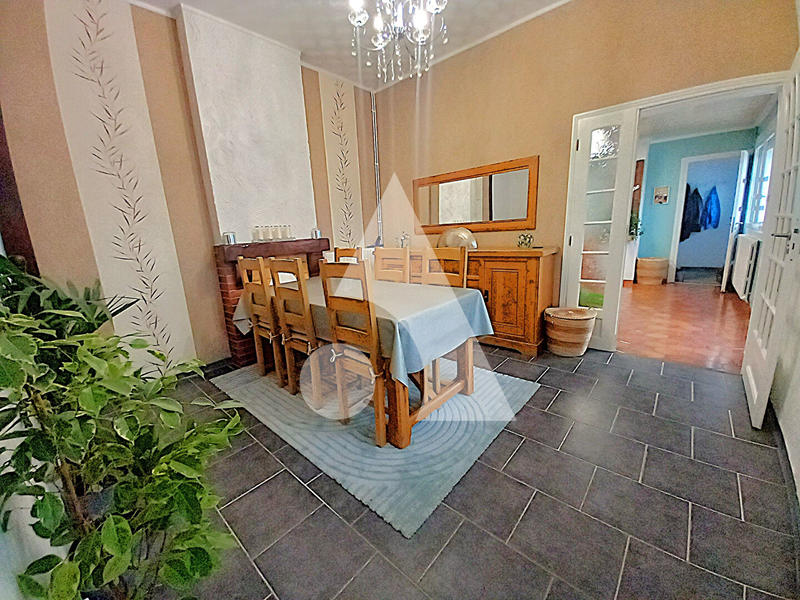 Maison - 94 m² - 6 pièces