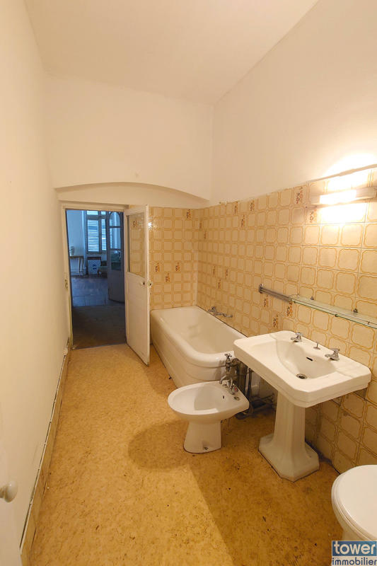 Maison - 380 m² - 14 pièces