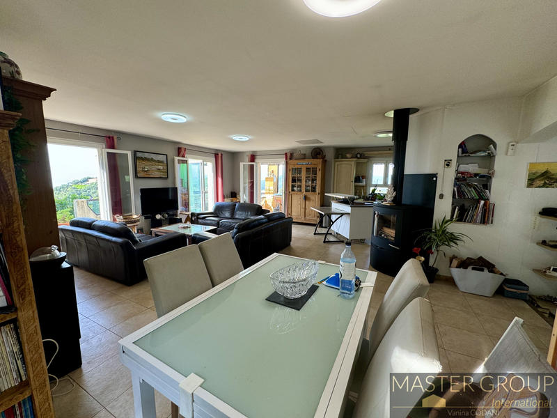 Villa - 217 m² - 5 pièces