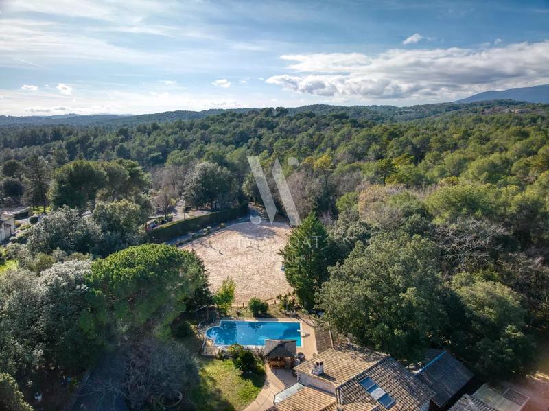 Villa - 350 m² - 5 pièces