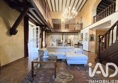 Maison - 525 m² - 12 pièces