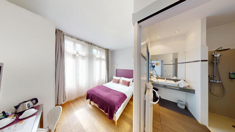 Maison - 1 000 m² - 16 pièces