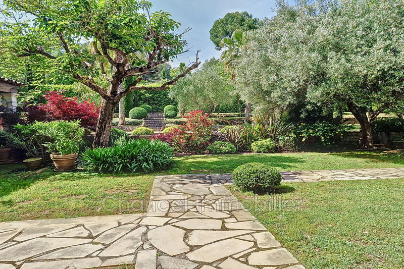 Villa - 240 m² - 5 pièces