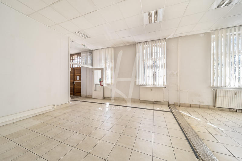 Local d'activités - 194 m² - 6 pièces