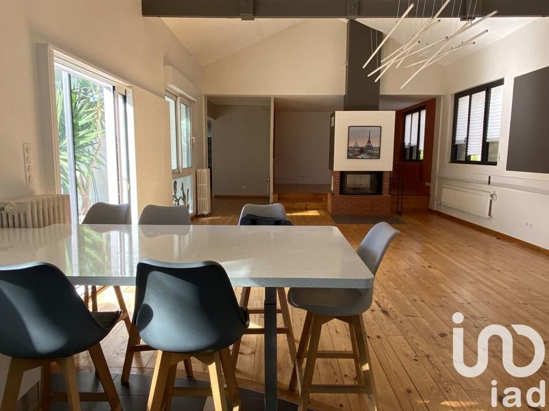 Maison - 210 m² - 7 pièces