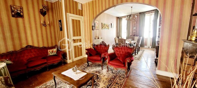 Maison ancienne - 243 m² - 15 pièces