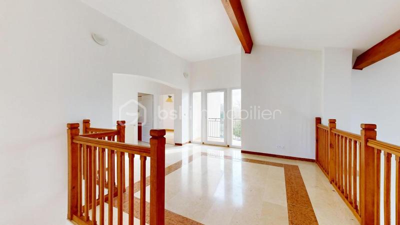 Villa - 230 m² - 6 pièces