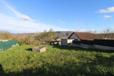 Terrain constructible - 857 m²