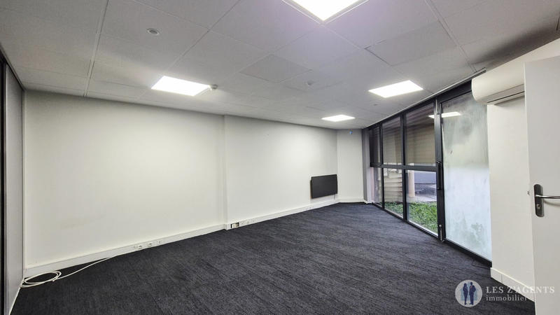 Bureau - 28 m² - 1 pièce