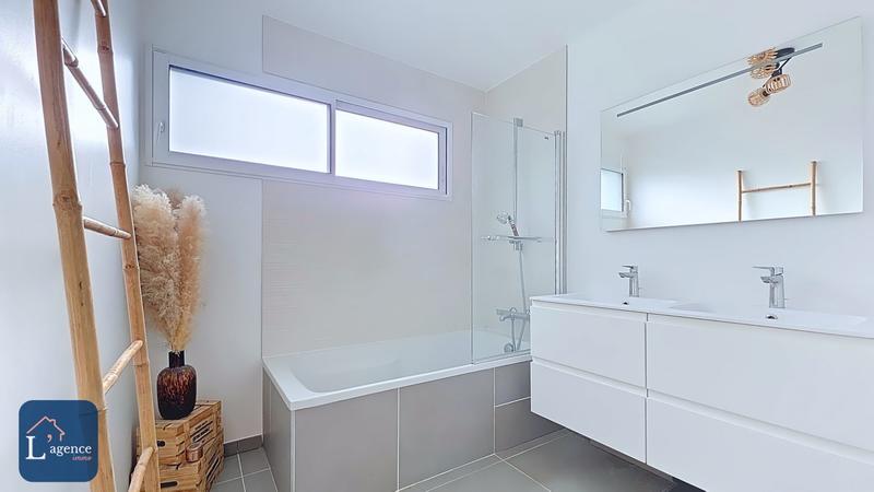 Appartement - 101 m² - 4 pièces