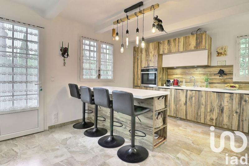 Maison - 198 m² - 5 pièces