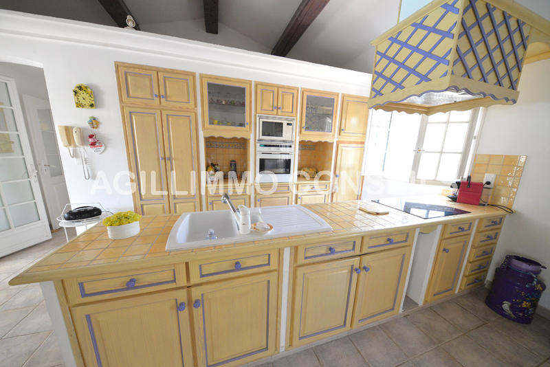 Villa - 3 082 m² - 7 pièces