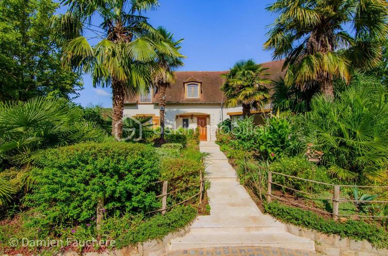 Demeure - 320 m² - 10 pièces