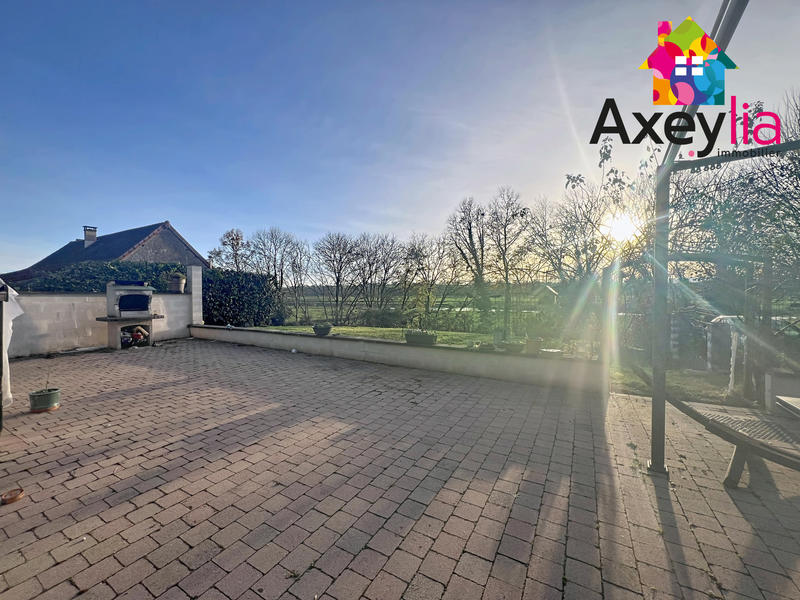 Maison - 234 m² - 9 pièces