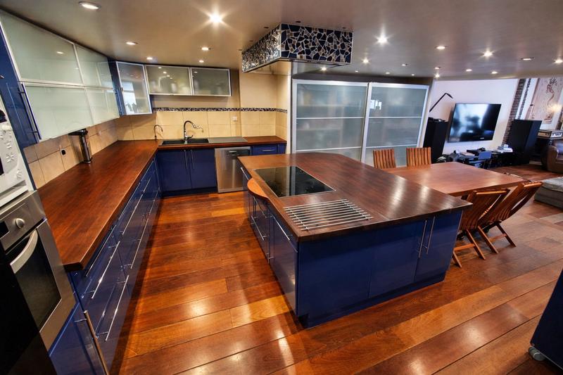 Loft - 246 m² - 8 pièces