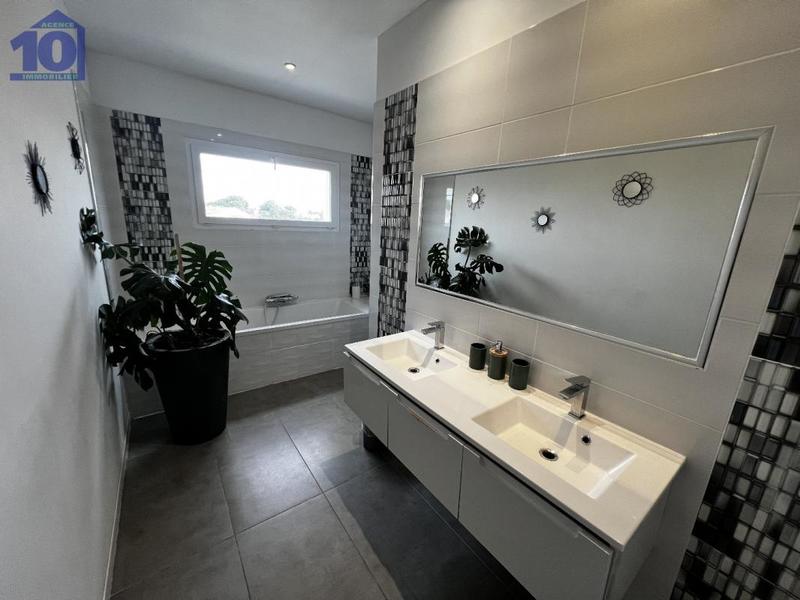 Maison - 150 m² - 5 pièces