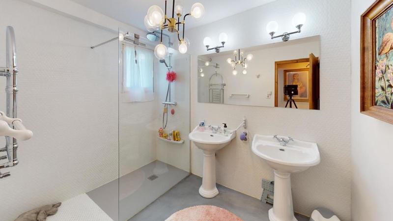 Demeure - 175 m² - 5 pièces