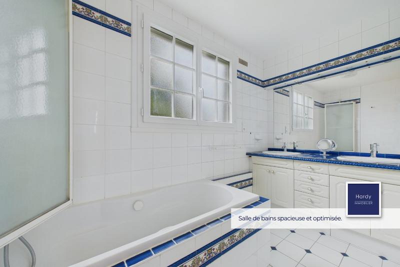 Maison - 93 m² - 5 pièces