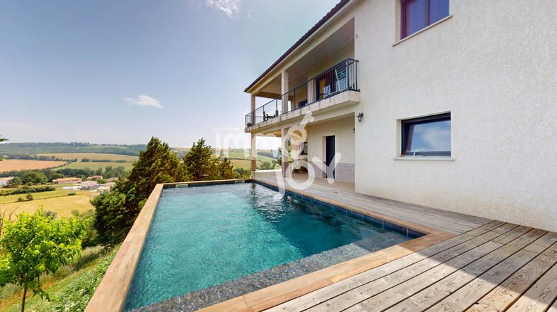 Villa - 224 m² - 6 pièces