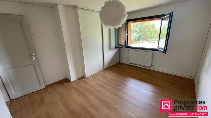 Maison - 210 m² - 6 pièces