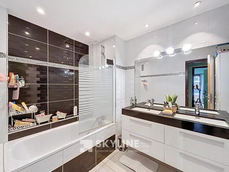 Appartement - 75 m² - 3 pièces