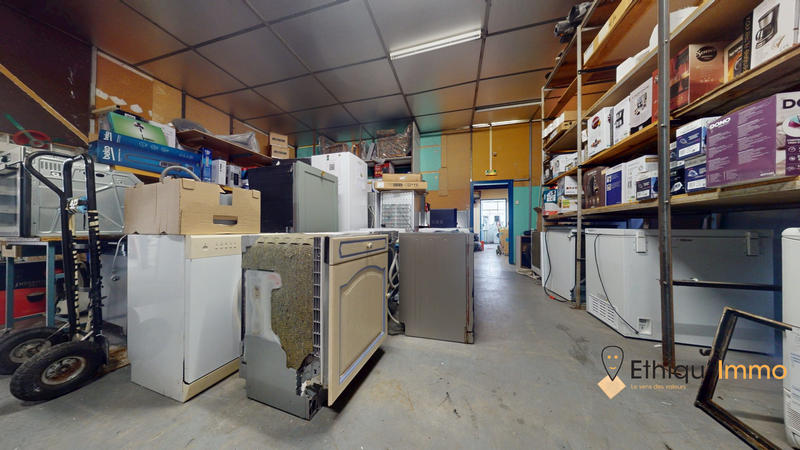 Local commercial - 839 m² - 6 pièces