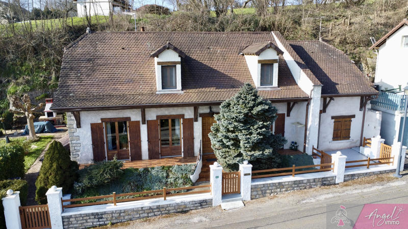 Maison - 166 m² - 7 pièces