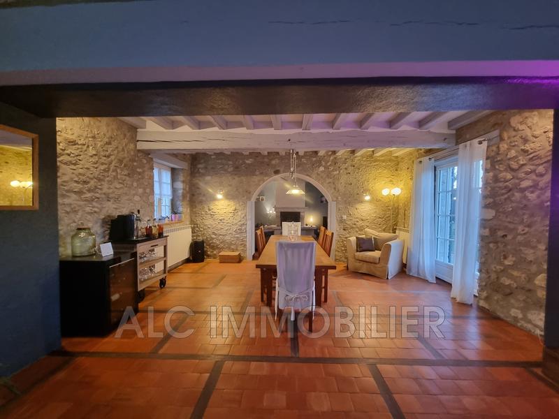 Propriété - 206 m² - 5 pièces