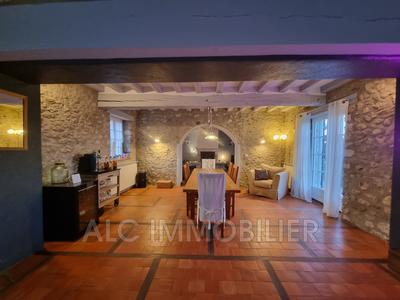 Propriété - 206 m² - 5 pièces