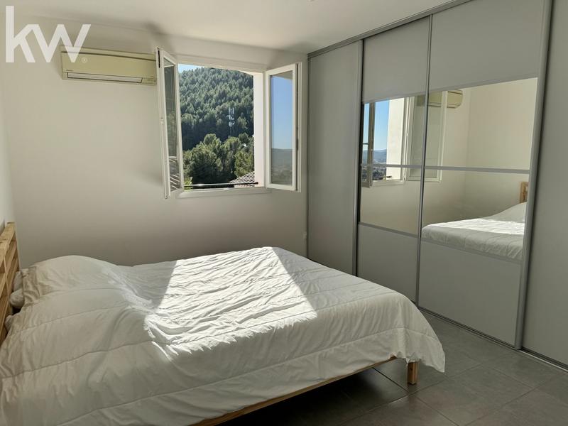 Maison - 201 m² - 7 pièces