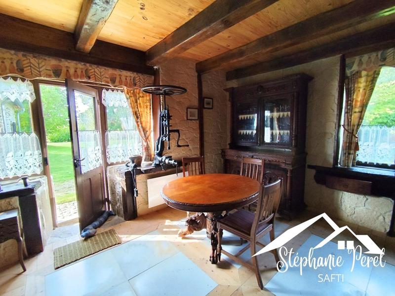 Maison - 210 m² - 6 pièces