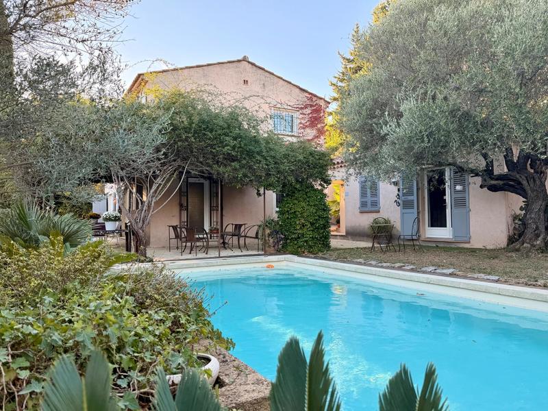 Maison - 170 m² - 6 pièces