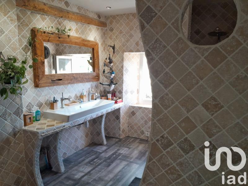 Maison - 335 m² - 13 pièces